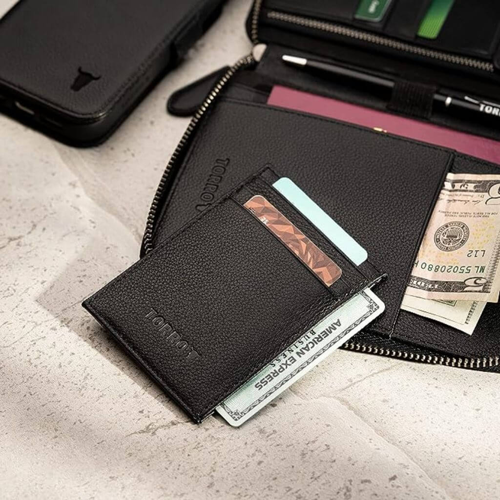 wallet with zip inside