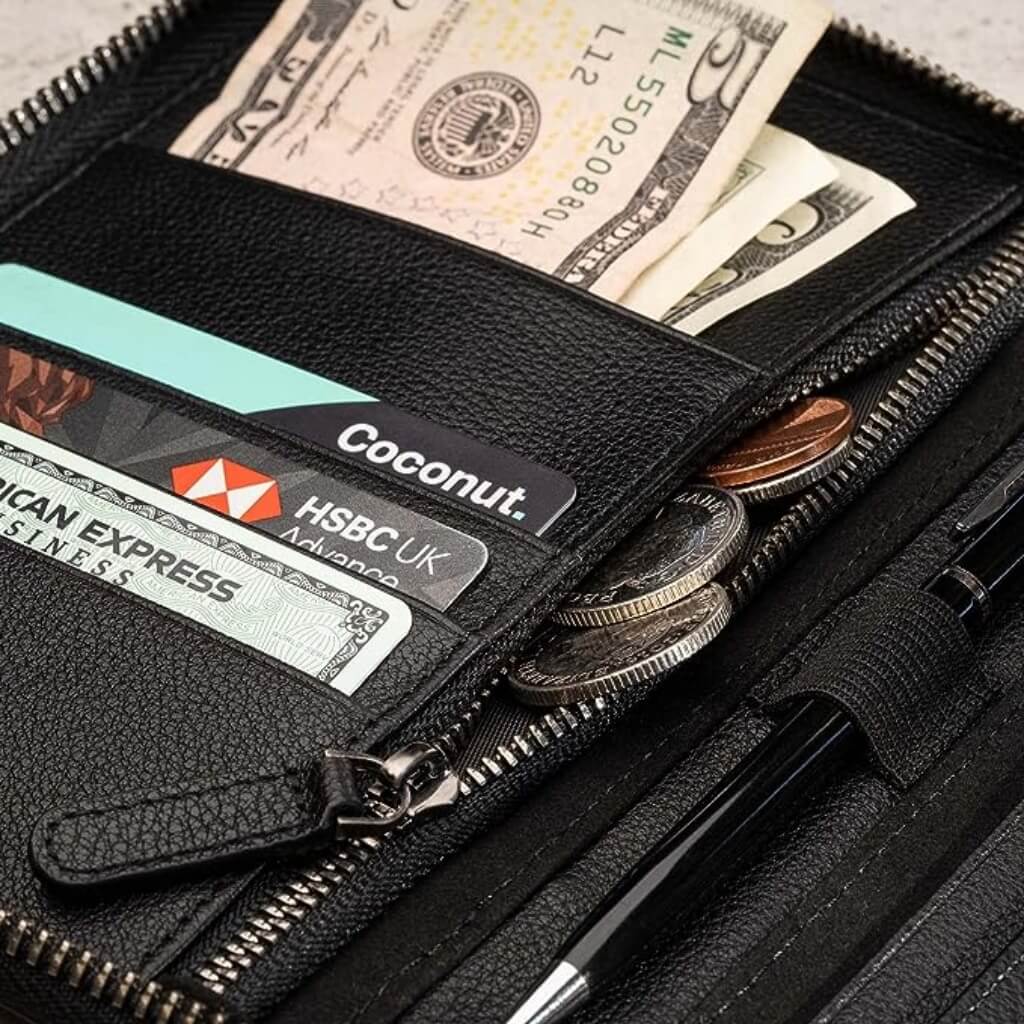 wallet with zipper pocket